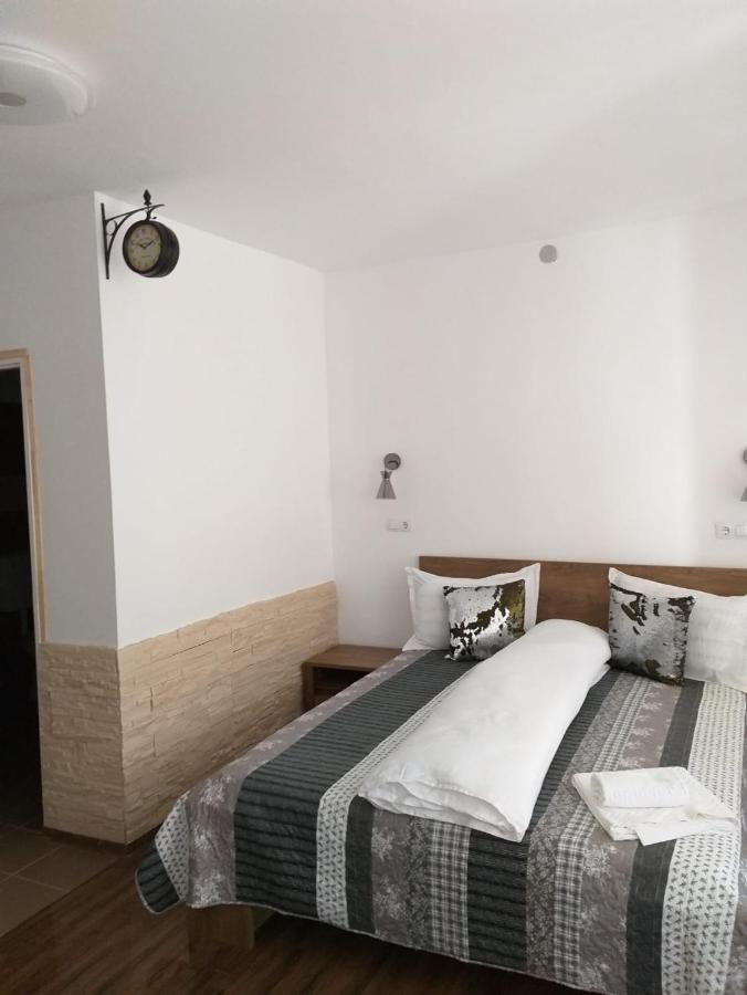 Sara House Apartment Bistrita  Ngoại thất bức ảnh